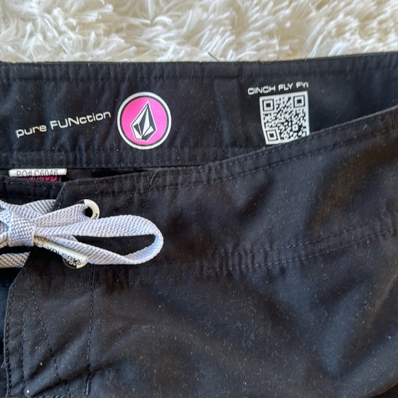 Volcom Pure Function board shorts - Picture 3 of 4